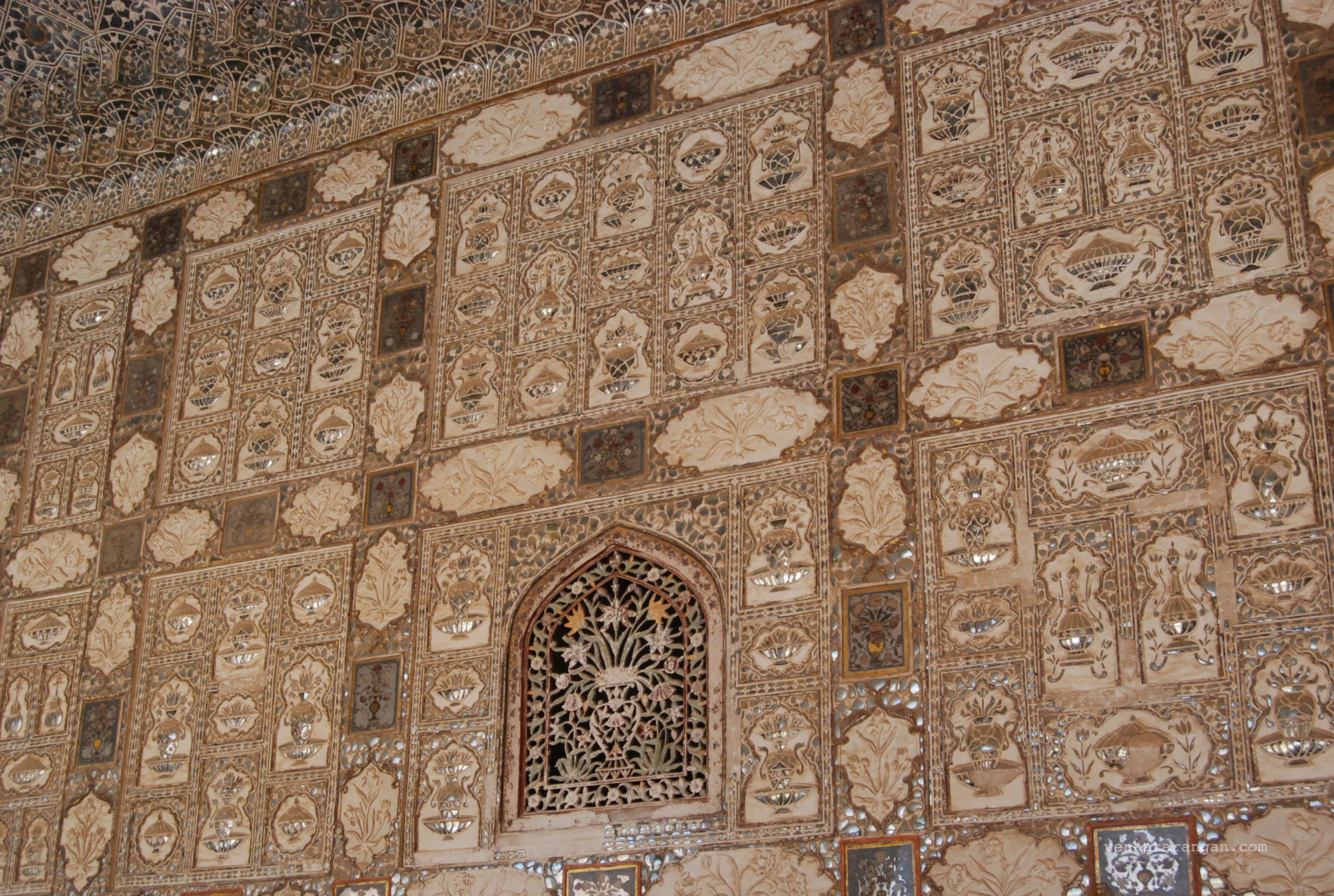 Sheesh Mahal (mirror palace)