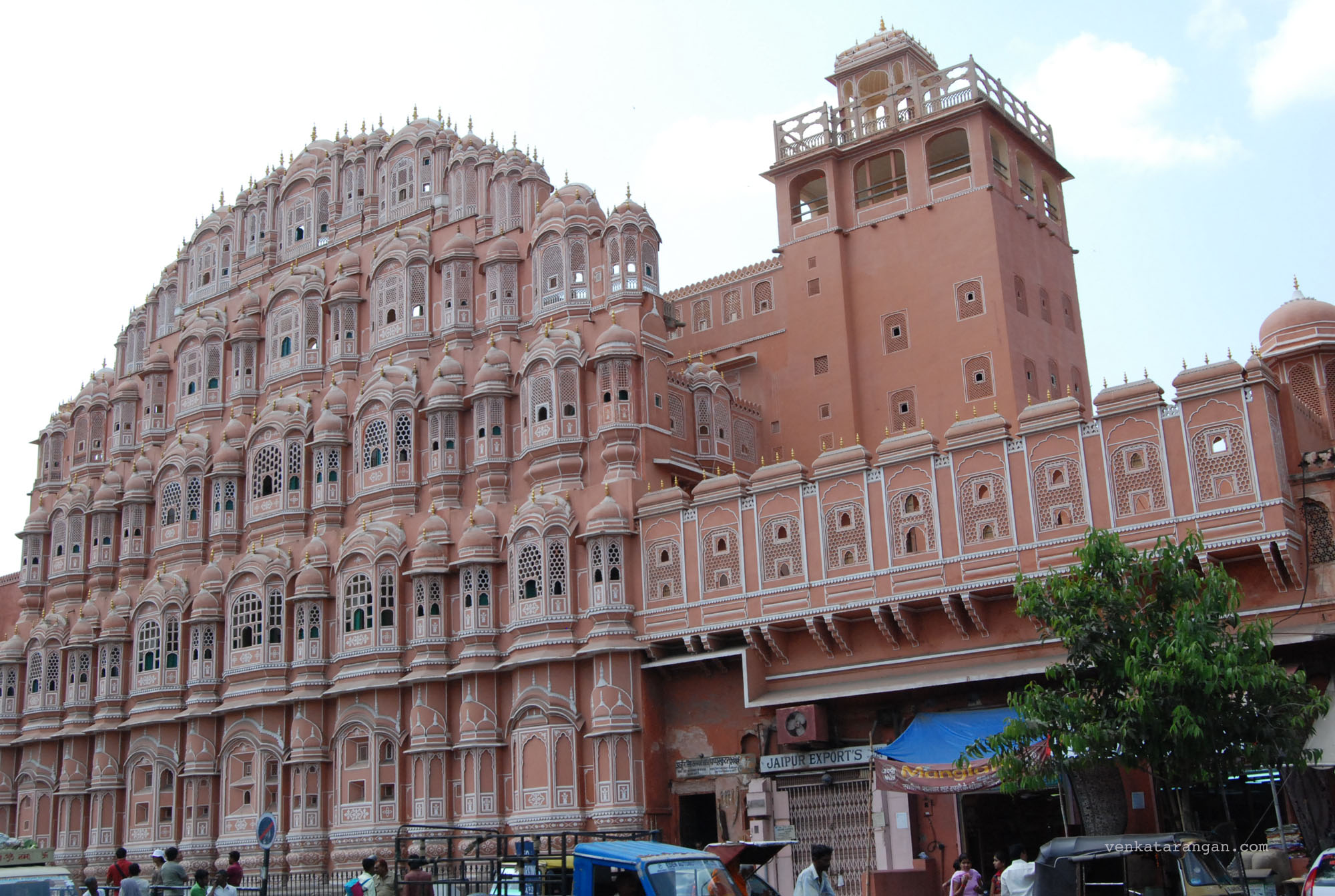 Façade of Hawa Mahal from the main road