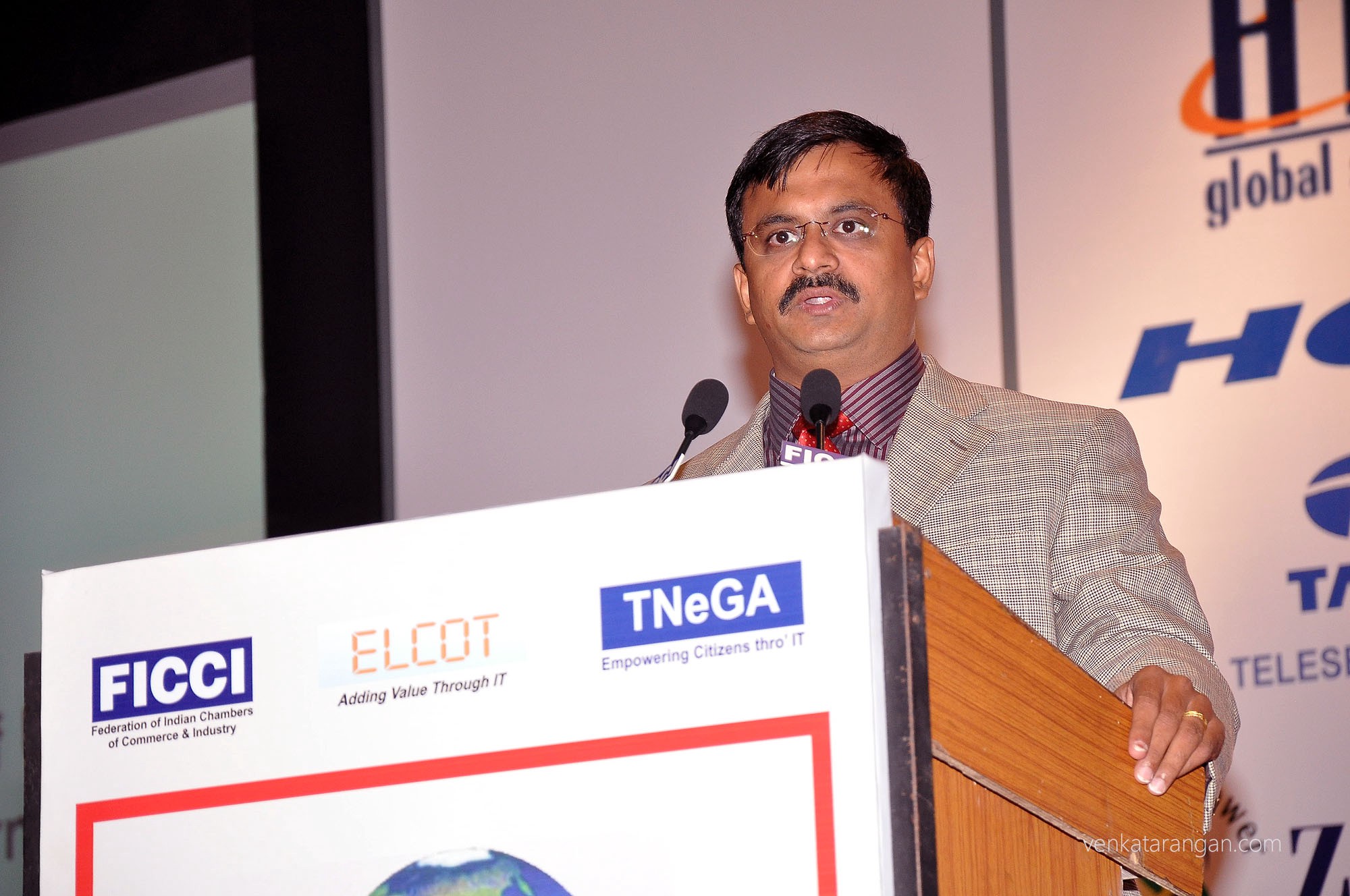 Venkatarangan speaking on a panel in CETIT 2010