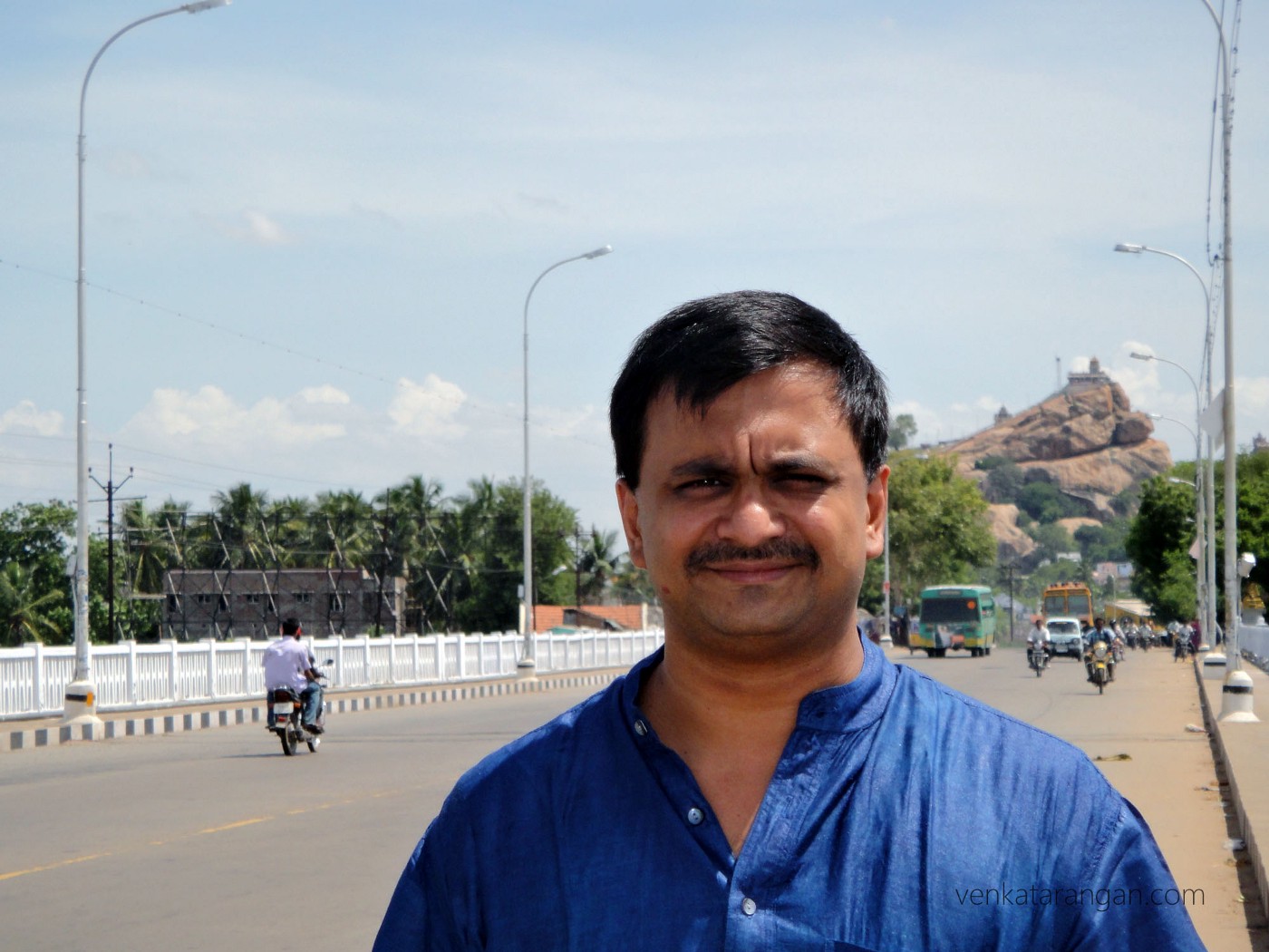 View of Trichy Rockfort temple (திருச்சி உச்சிப்பிள்ளையார் கோயில்) from Cauvery Bridge (காவேரி பாலம்) 