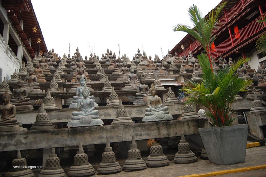 Hundreds of idols of Lord Buddha at the Gangaramaya temple, Colombo