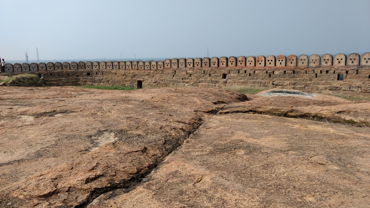 Thirumayam Fort walls