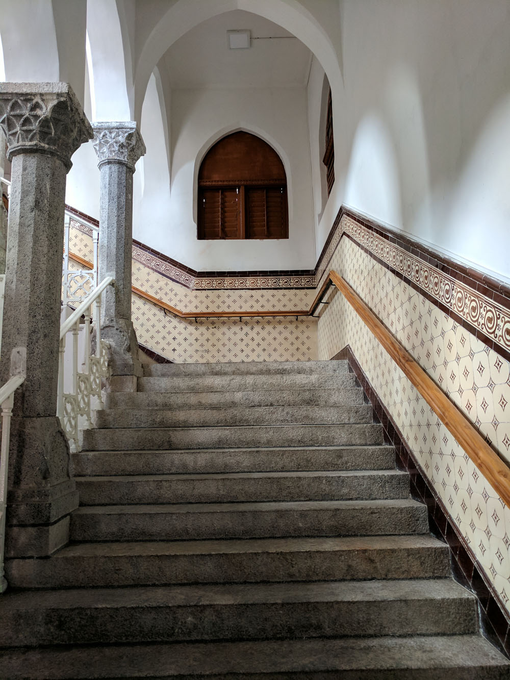 Staircase leading to the main court halls