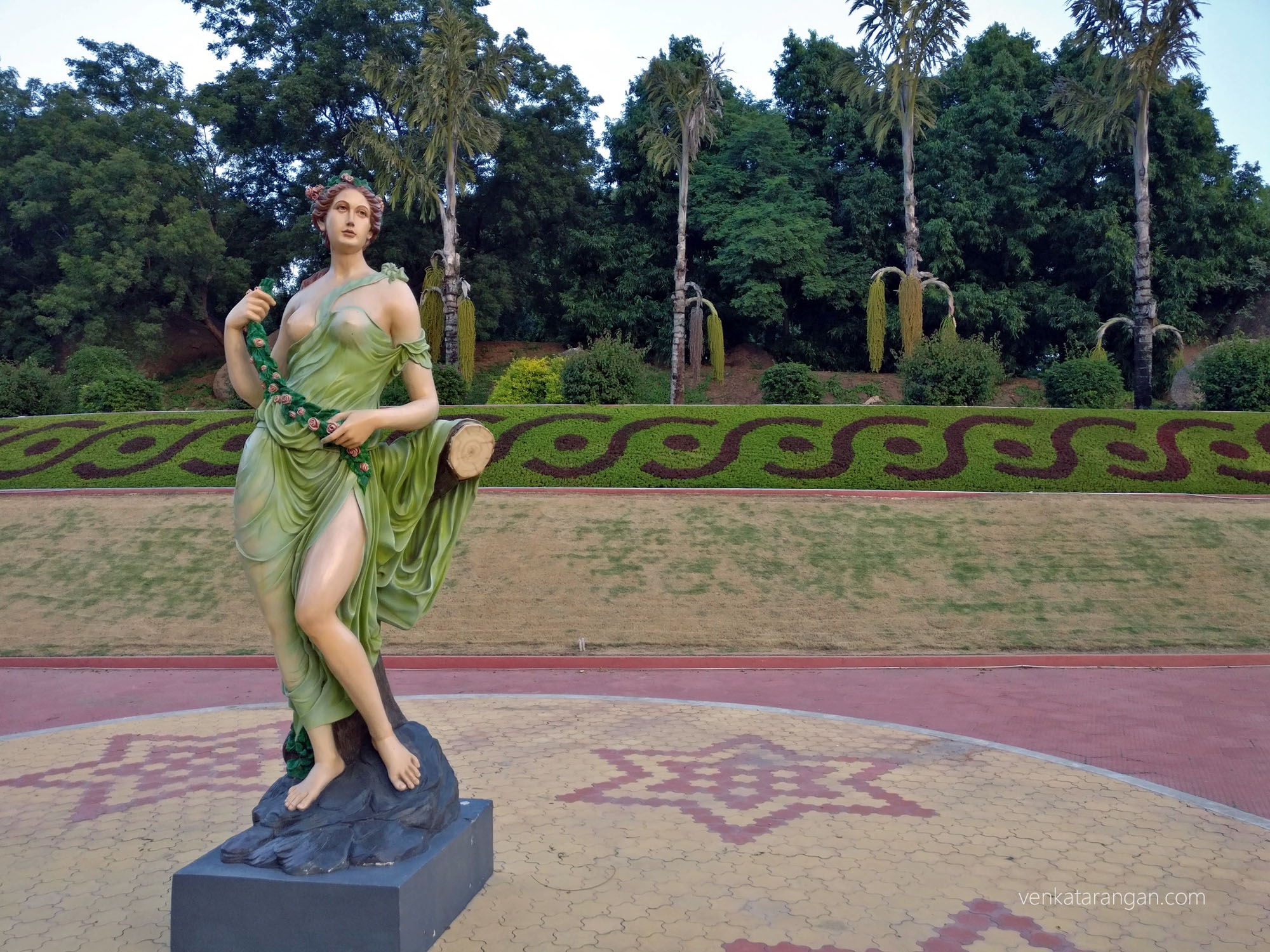 Ramoji Film city - Statues and landscape