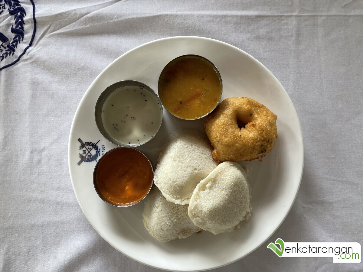 Any discussion of the quintessential #breakfast of #southindia, the Idli will not be complete without its perfect companion the tasty #vada - picture taken at the Madras Boat Club (Estd: 1867). 