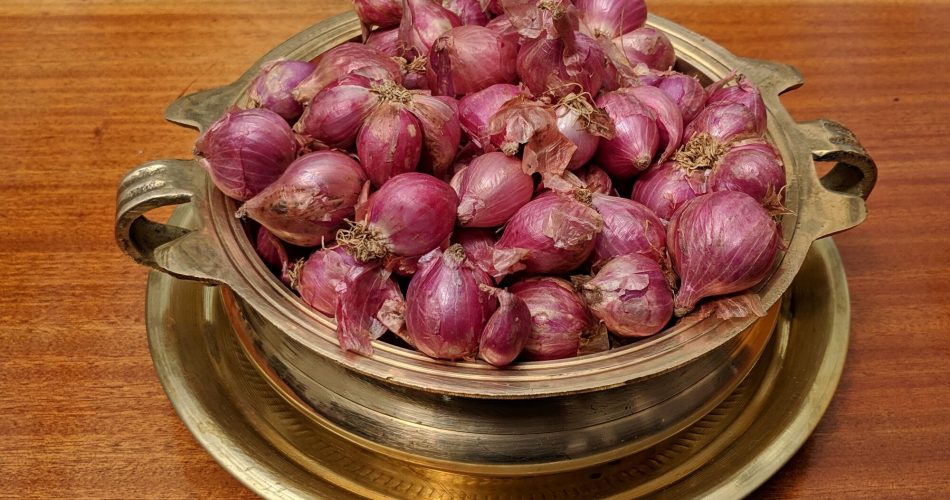 Onions in bronze utensil