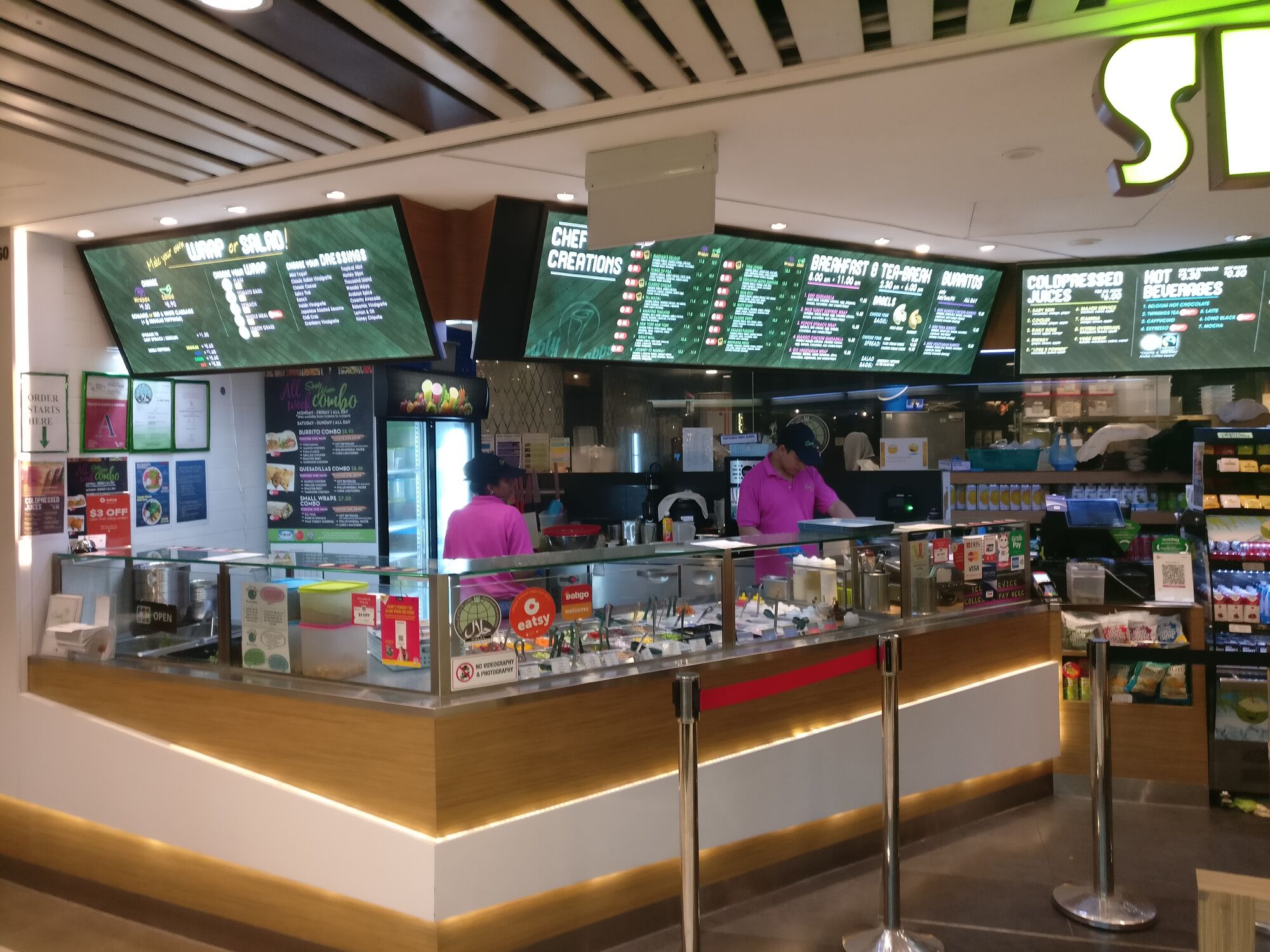 Simply Wrapps Restaurant situated inside the Raffles City shopping center