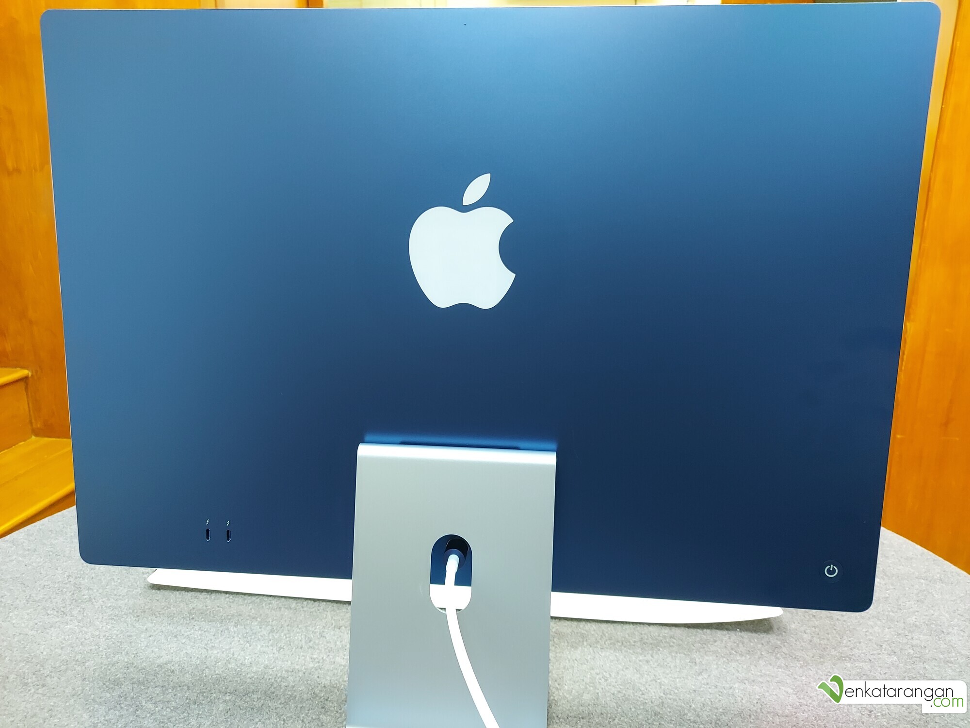 Two thunderbolt USB-C ports - 24-inch blue iMac with 4.5K Retina display