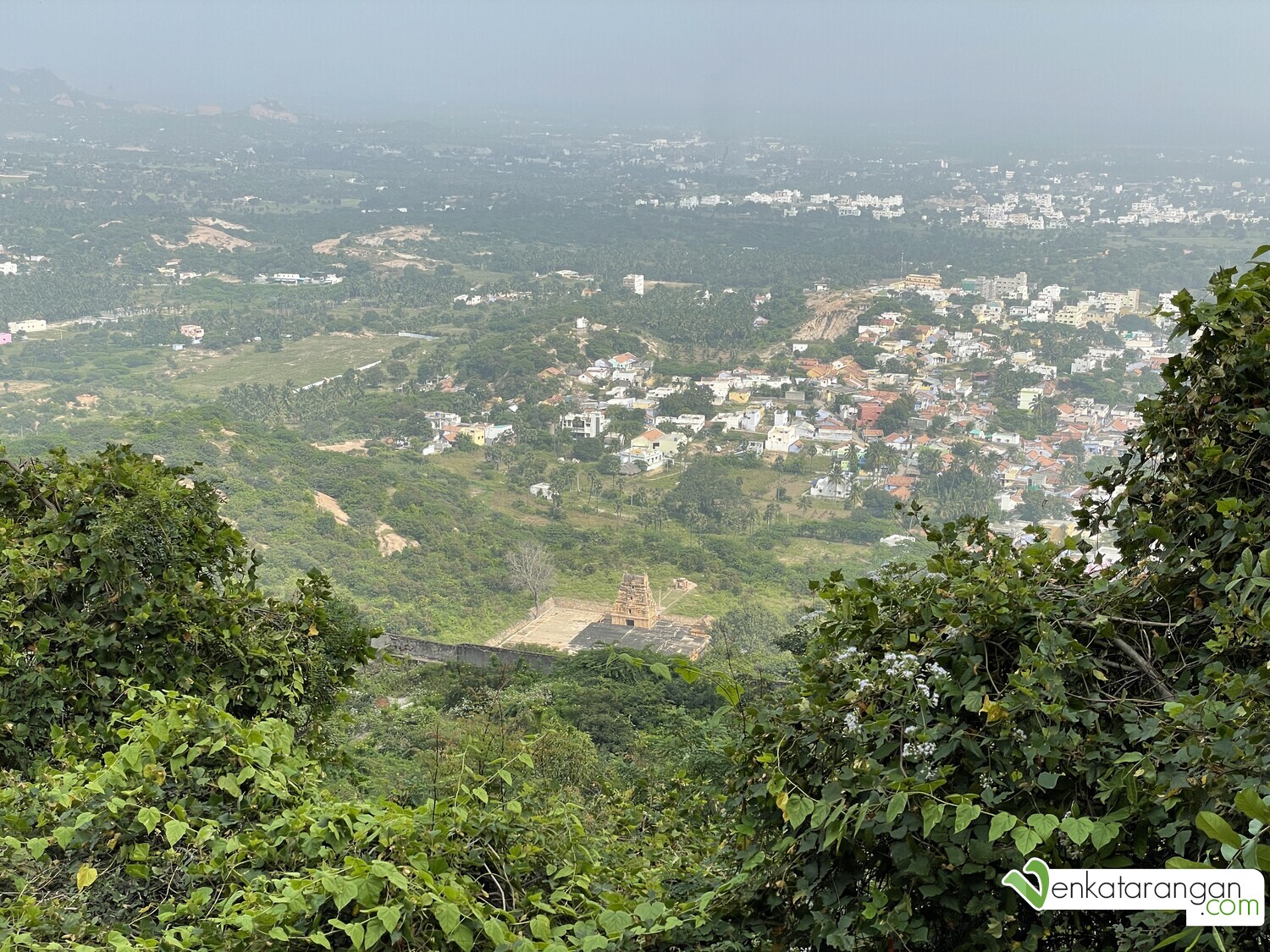 Looking down from the mid-way point at Sankagiri Fort