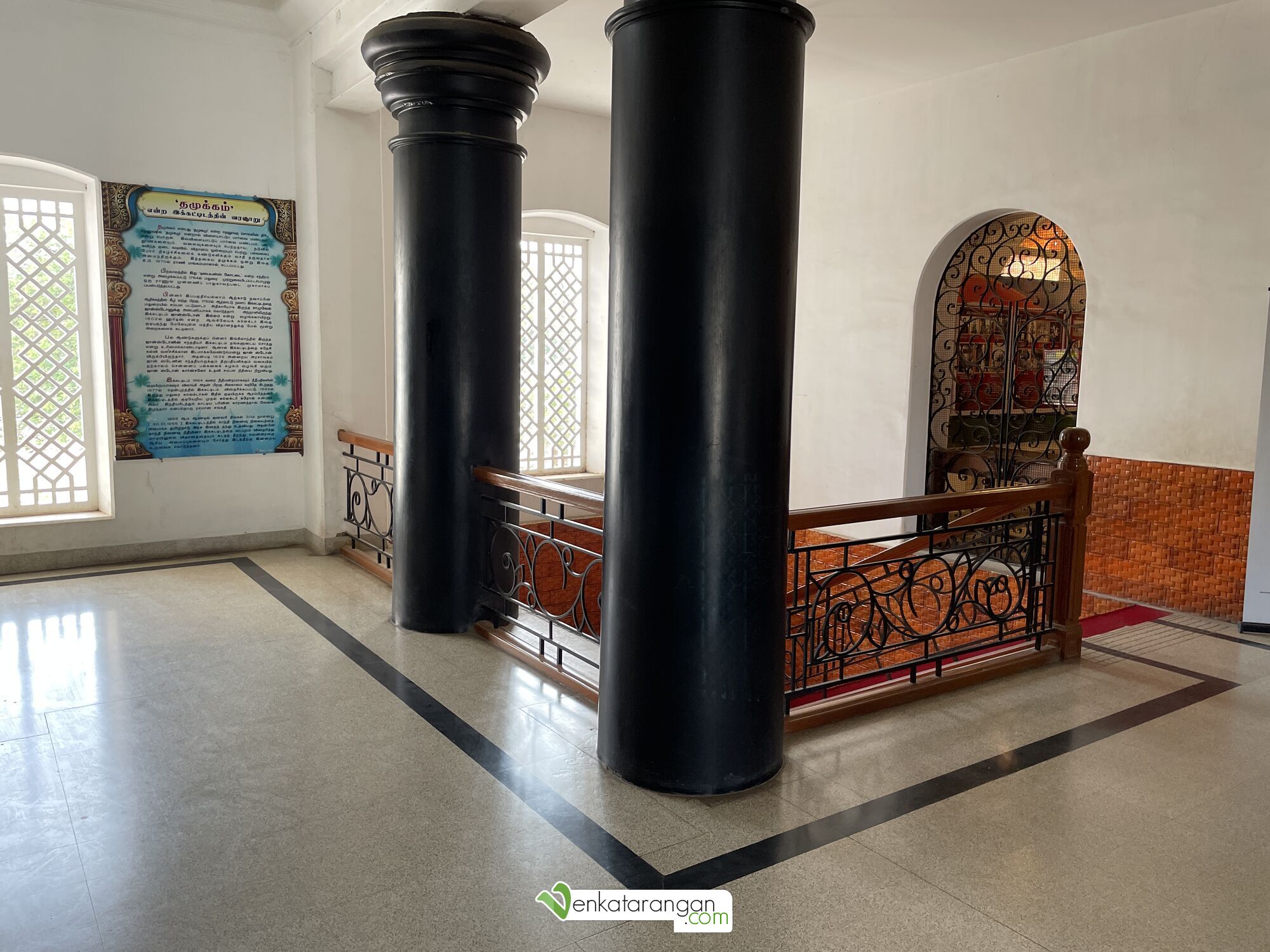 Look at the large cylindrical black columns, fascinating 