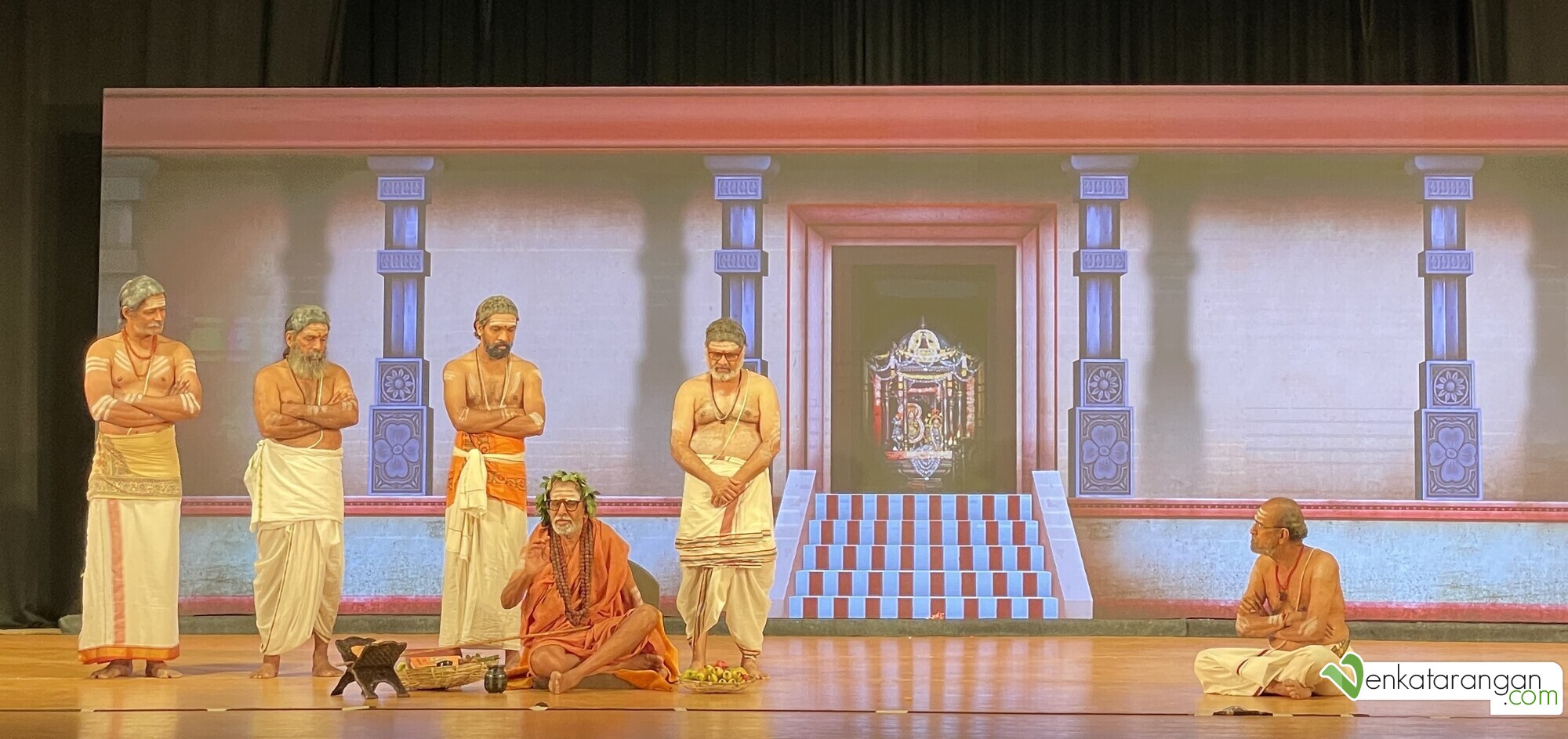Mahaperiyavar and his disciples