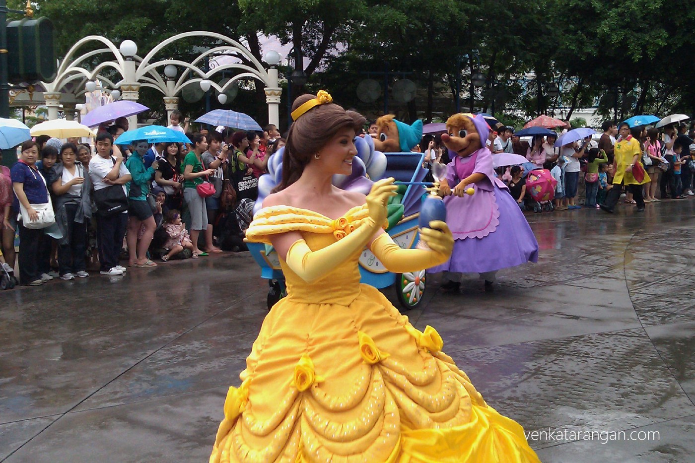 Evening Parade - Princess spraying magical scent