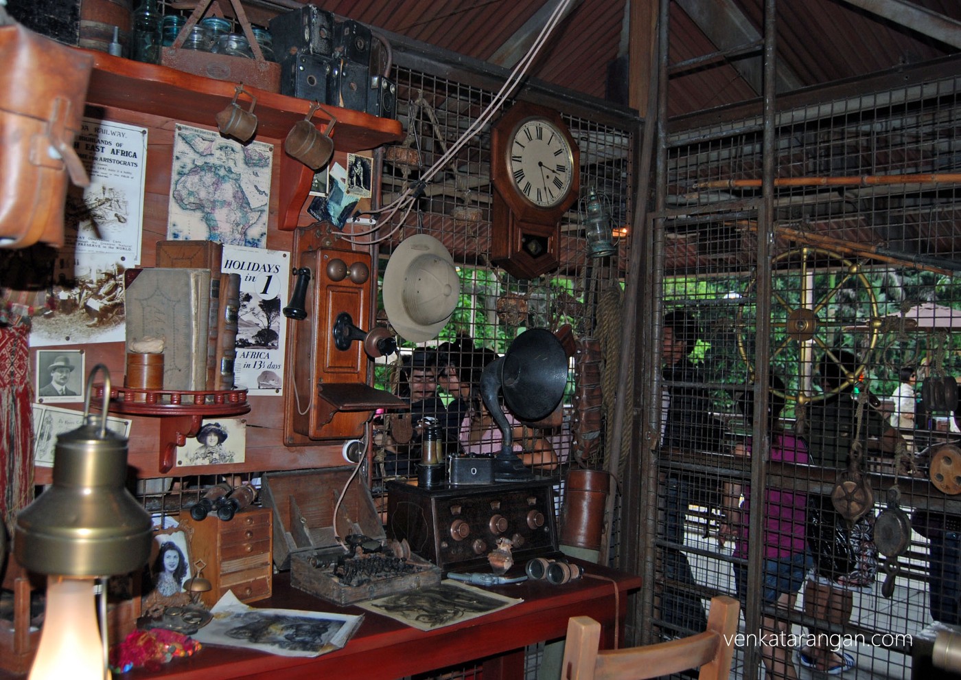 Jungle ride - Explorer's cabin