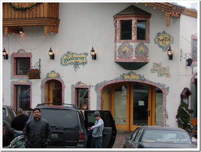 LeavenWorth Trip (35) Woodcarver - The Emerald Fox Gallery - LeavenWorth