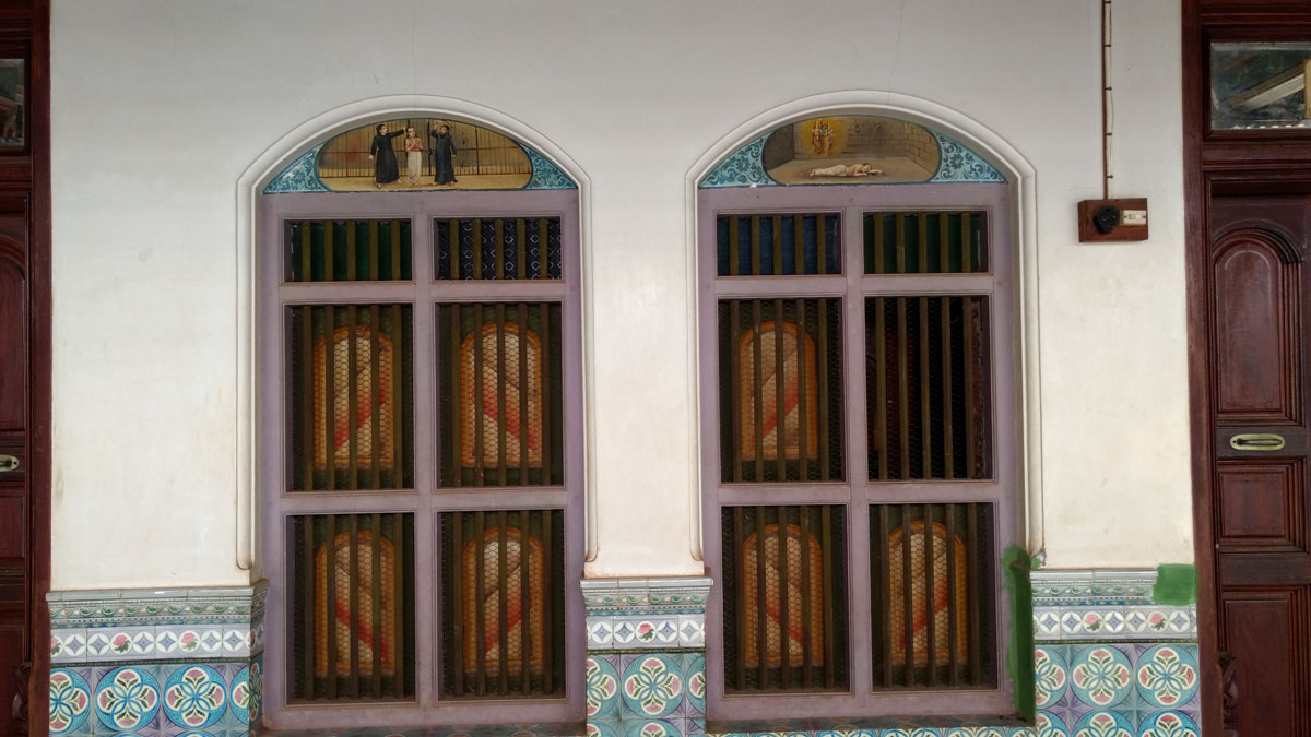Look at the paintings on top of every window that depict stories