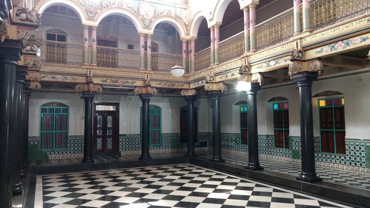 High roof Courtyard