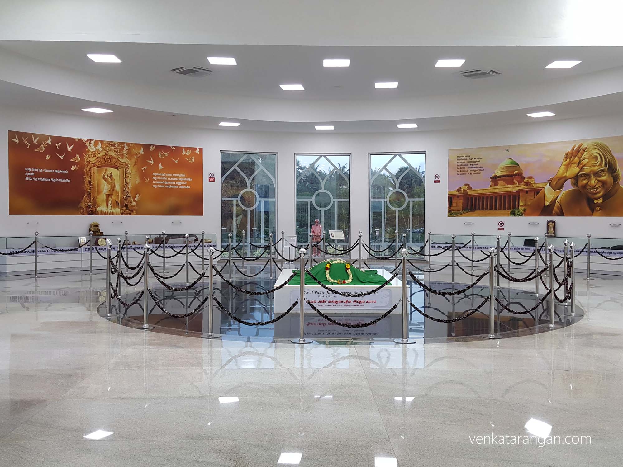 Centre hall of the memorial