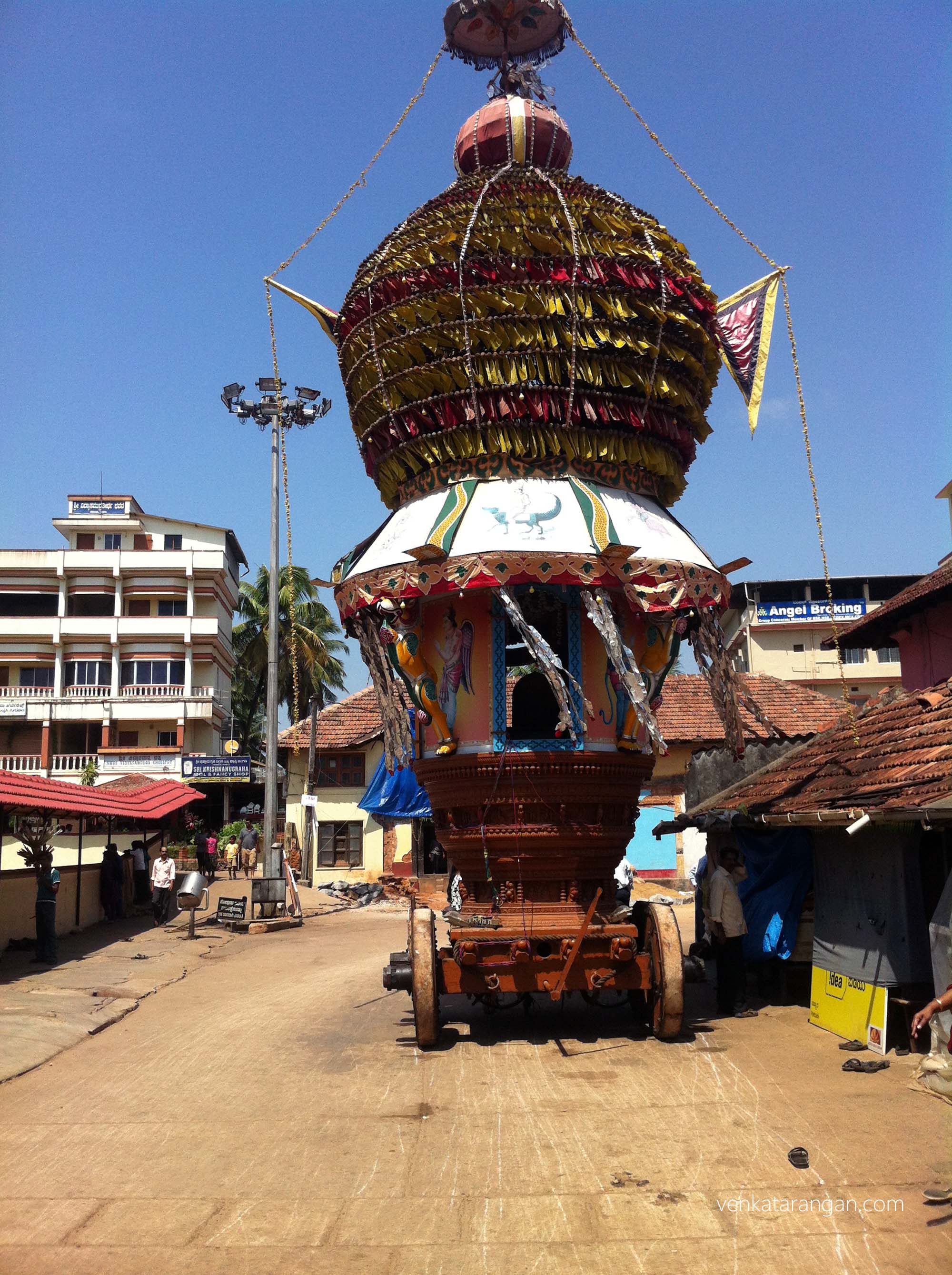Temple chariot at Udupi Sri Krishna temple (தேர், உடுப்பி கிருஷ்ணர் கோயில்)