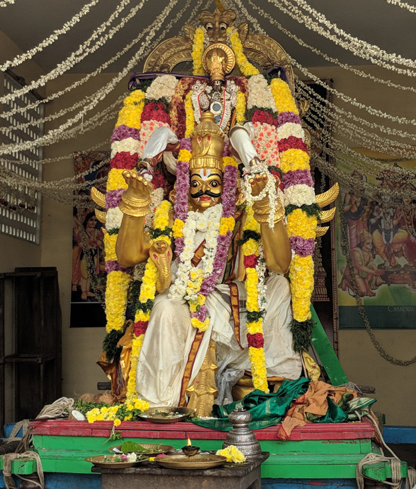 ஸ்ரீ ஆதிகேசவப் பெருமாள் கோயில், கோவிந்தன் தெரு, மேற்கு மாம்பலம், சென்னை - 600 033.