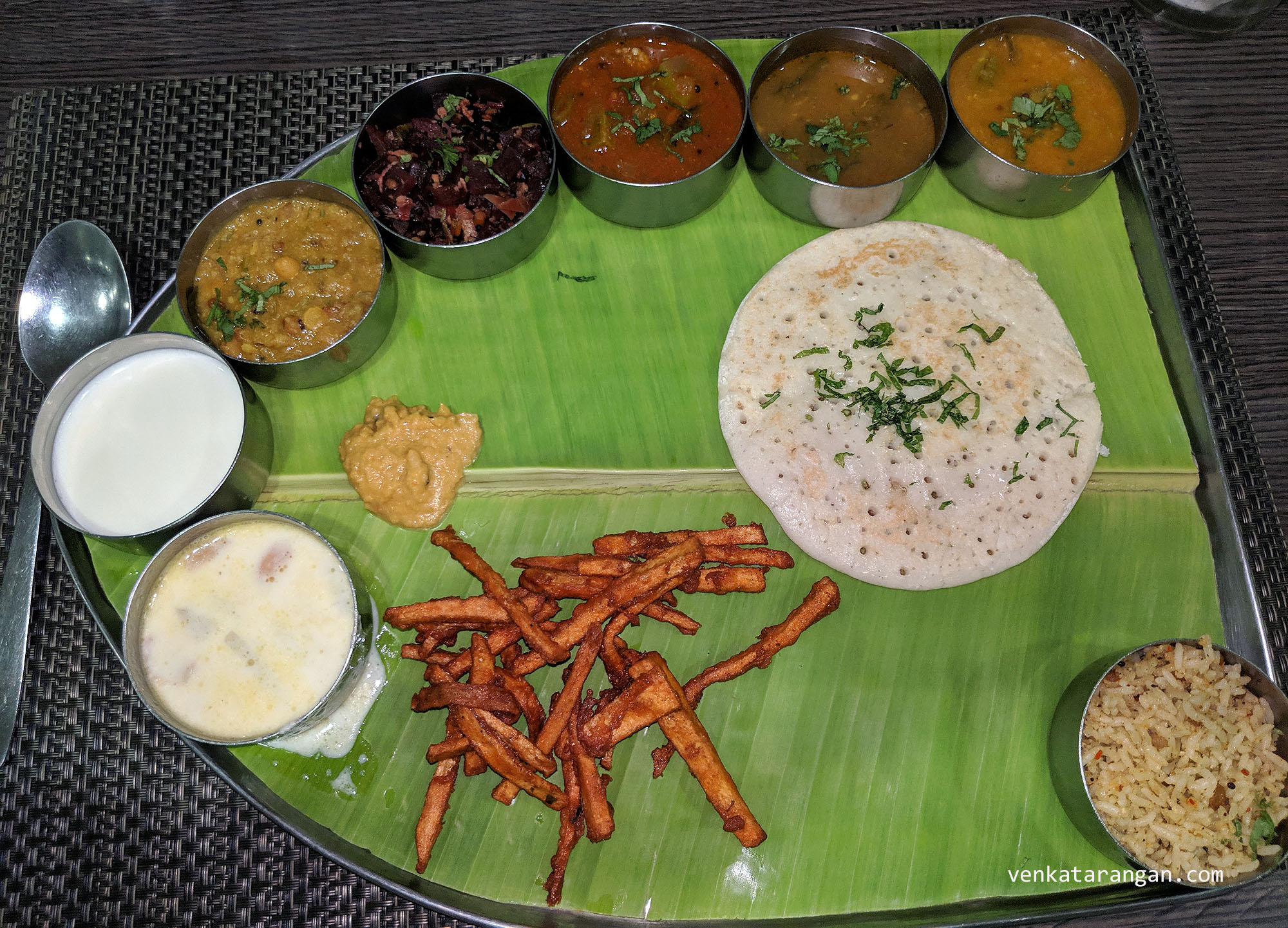 The South India Vegetarian Thali Meal (தென்னிந்தியா சைவ சாப்பாடு) that I had in GRT Regency, Tiruttani (திருத்தணி)