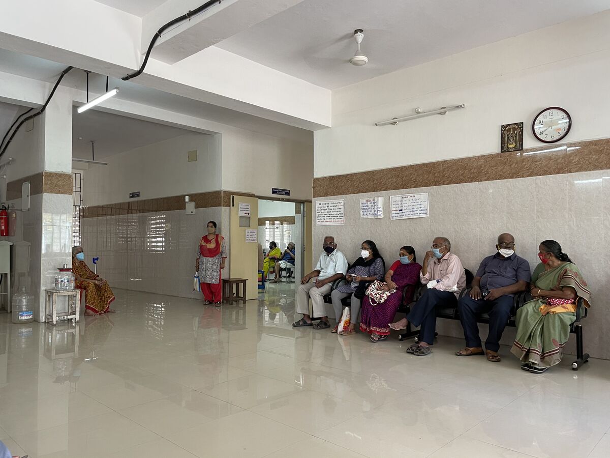 Waiting area, clean, spacious and airy - only a few feet from the curb side