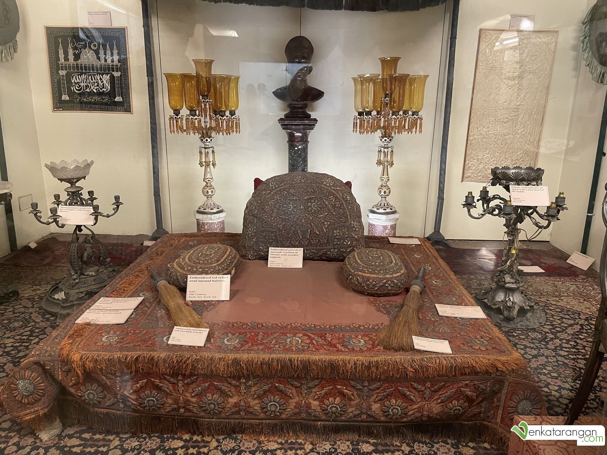 Replica of the throne