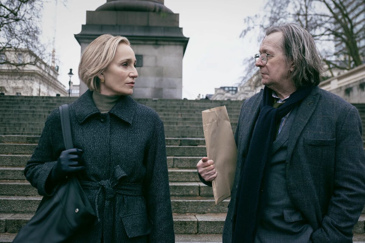 Kristin Scott Thomas as Diana Taverner and Gary Oldman as Jackson Lamb in the Slow Horses (2022-)