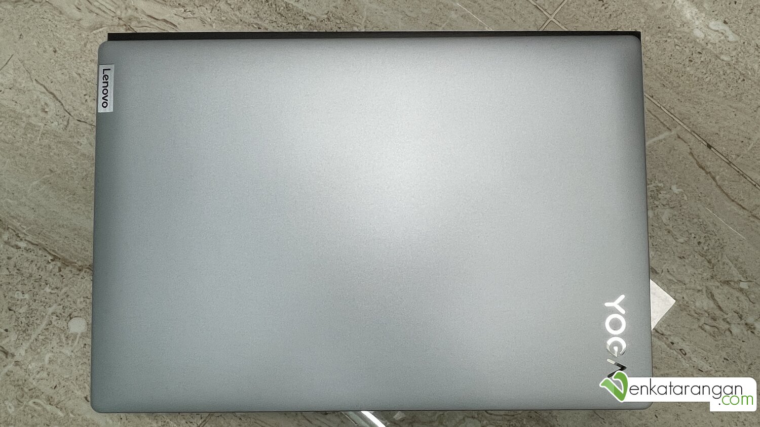 Lenovo Yoga Slim 7i Pro top cover