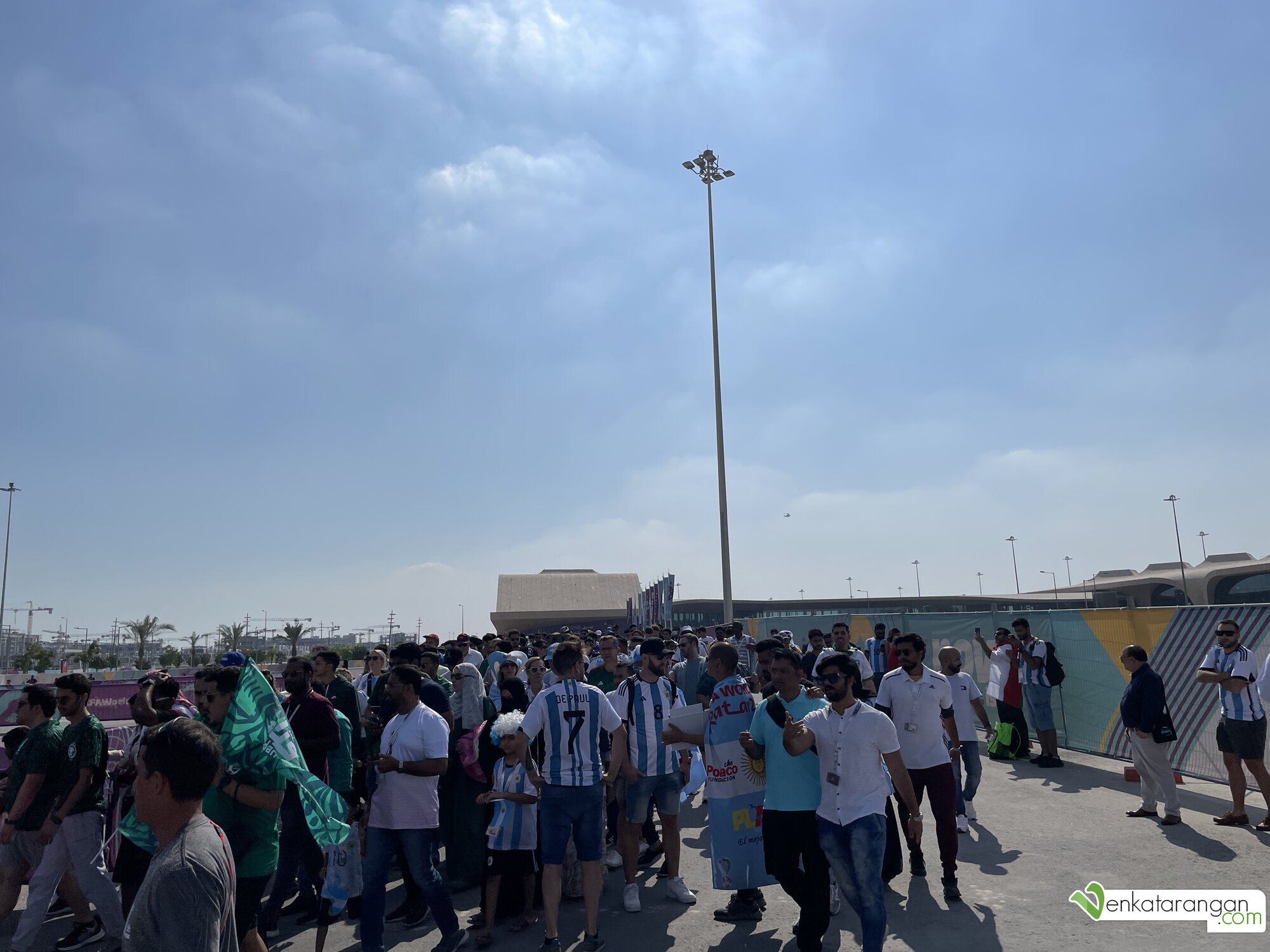 Crowd entering the Lusail Stadium from the Metro station