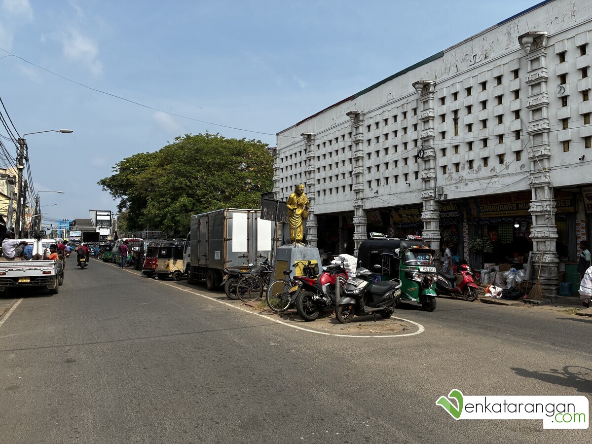 யாழ் நகரப் பேருந்து நிலையச் சாலை