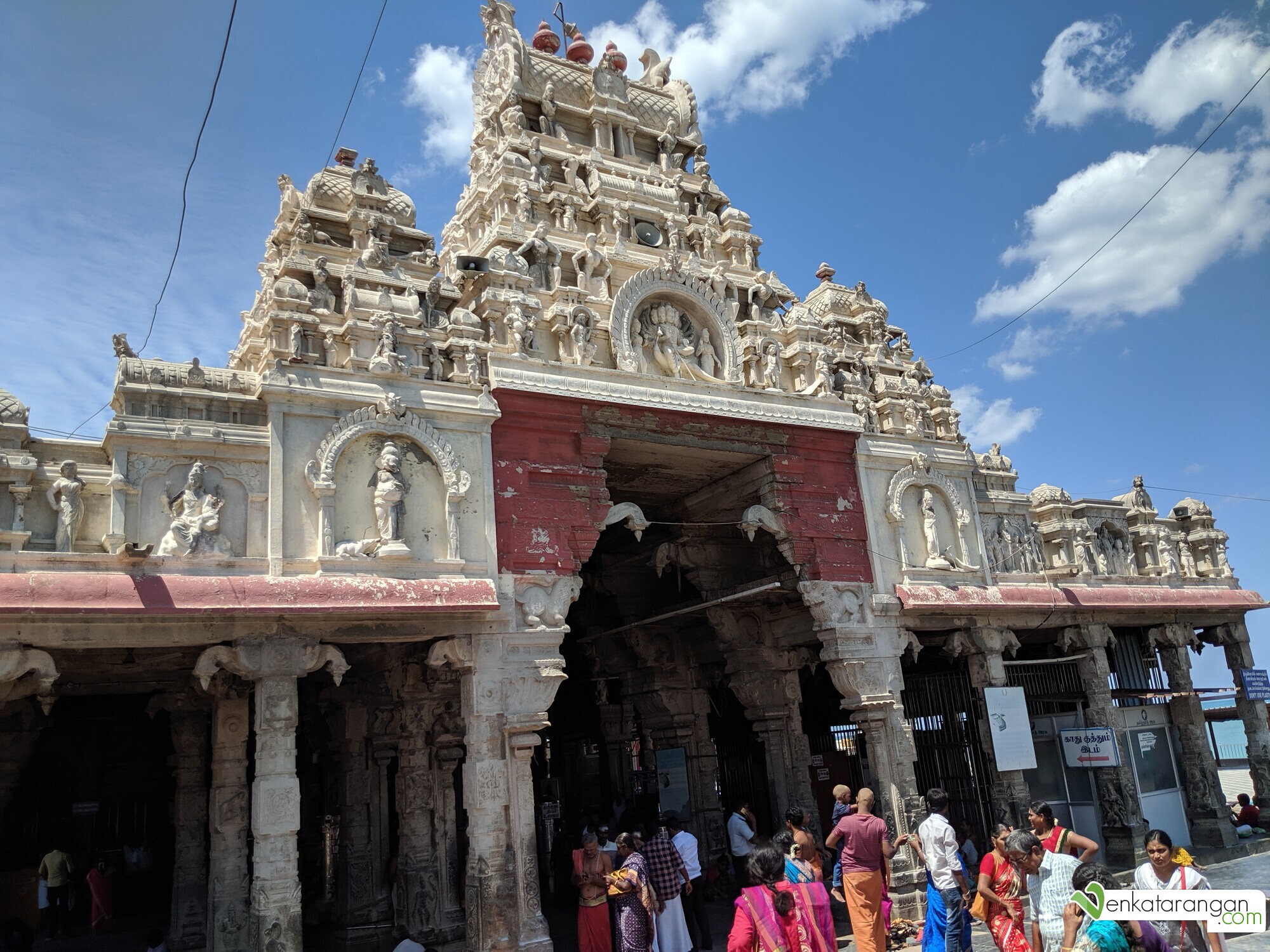 திருச்செந்தூர் சுப்பிரமணியசுவாமி கோயில் நுழைவாயில்